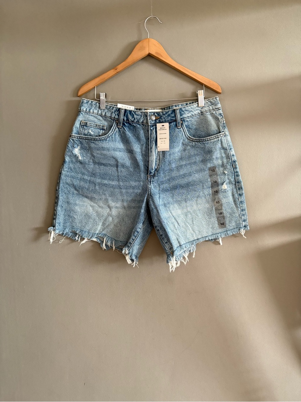 NWT Cotton On Relaxed Denim Shorts Size 10 Women Blue